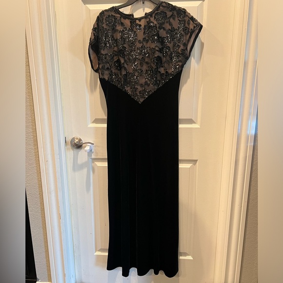 Jeffrey & Dara Evenings  size 10 Women’s Velvet Maxi Dress Floral Formal - Picture 2 of 6
